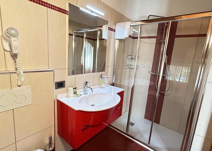 Piedmont Macugnaga Bathroom