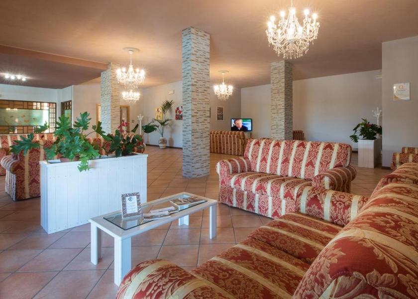 shared lounge/tv area