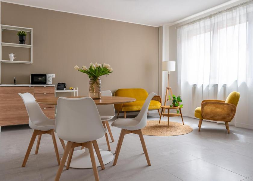 shared lounge/tv area