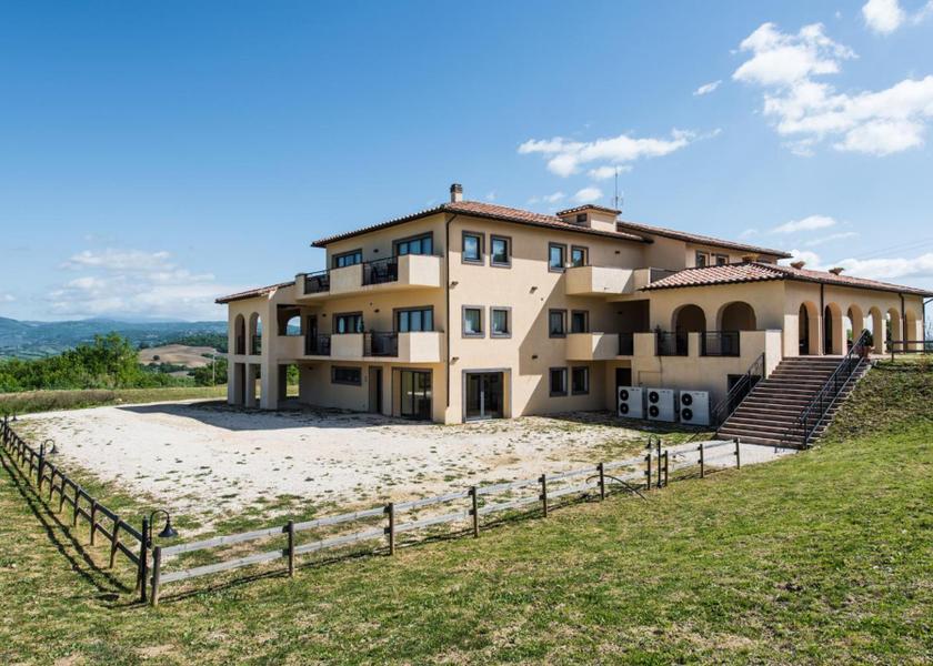 Tuscany Manciano garden