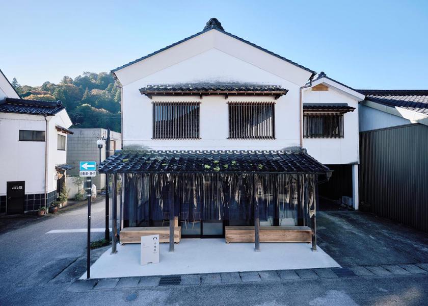 Aichi Toyota exterior view