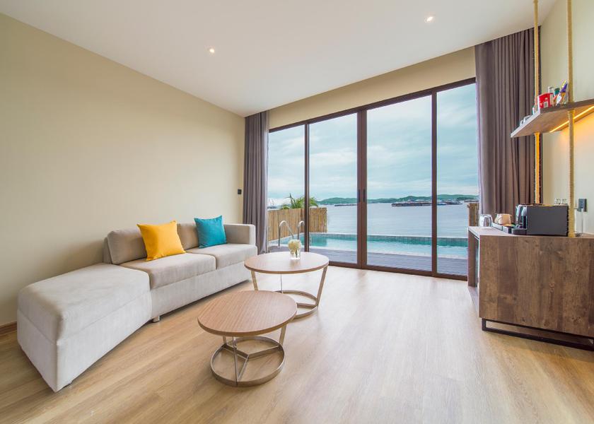 Chonburi Province Ko Sichang Balcony/terrace