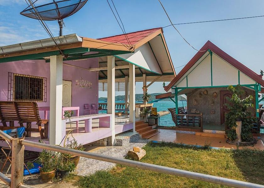 Chonburi Province Ko Sichang Room