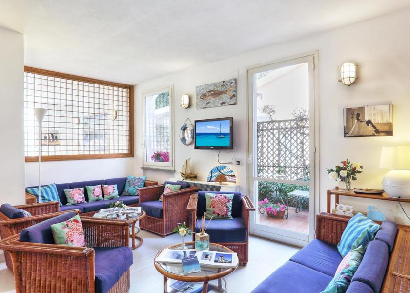 shared lounge/tv area