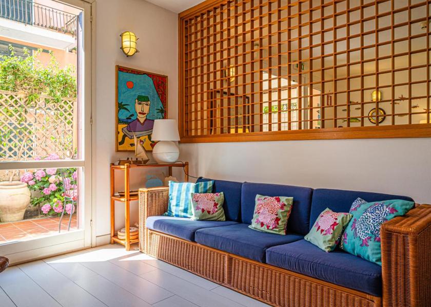 shared lounge/tv area