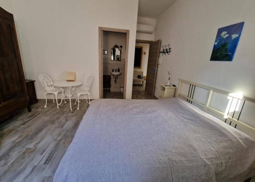 Lazio Marta Double Room with Private Bathroom