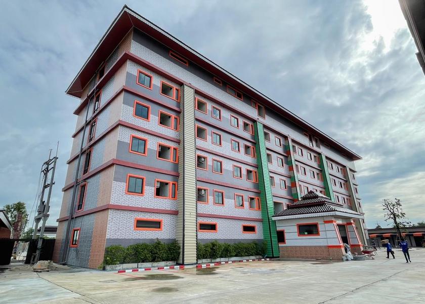 Chonburi Province Phanat Nikhom Exterior view