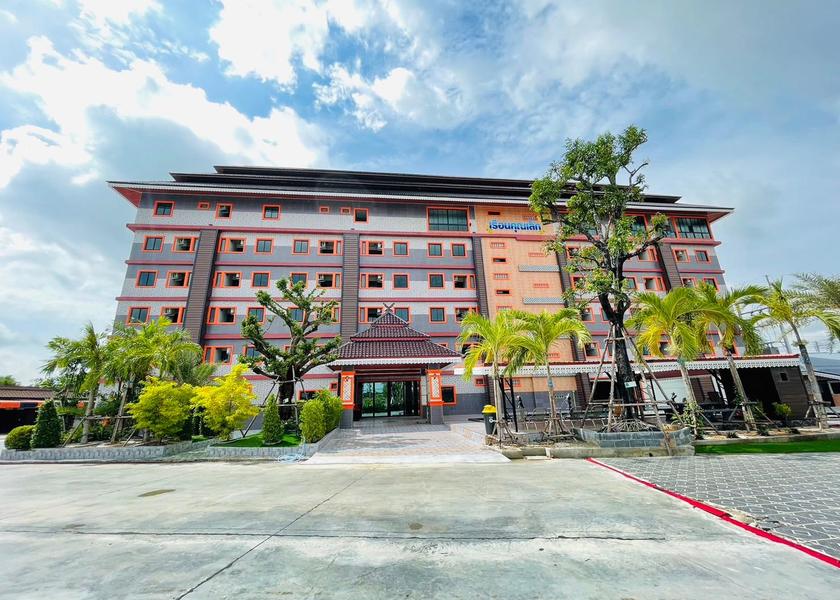 Chonburi Province Phanat Nikhom Exterior view