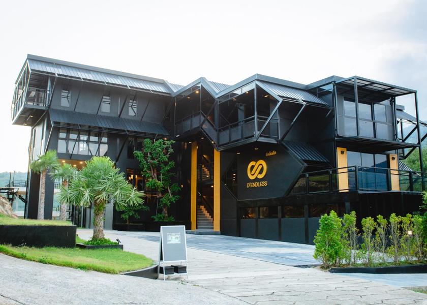 Nakhon Si Thammarat Province Lan Saka Exterior view