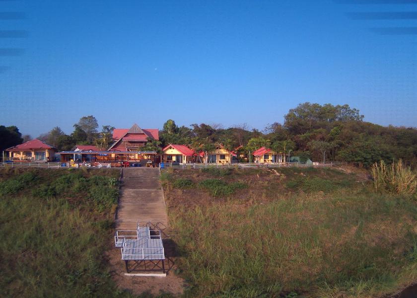 Nakhon Phanom Province That Phanom exterior view