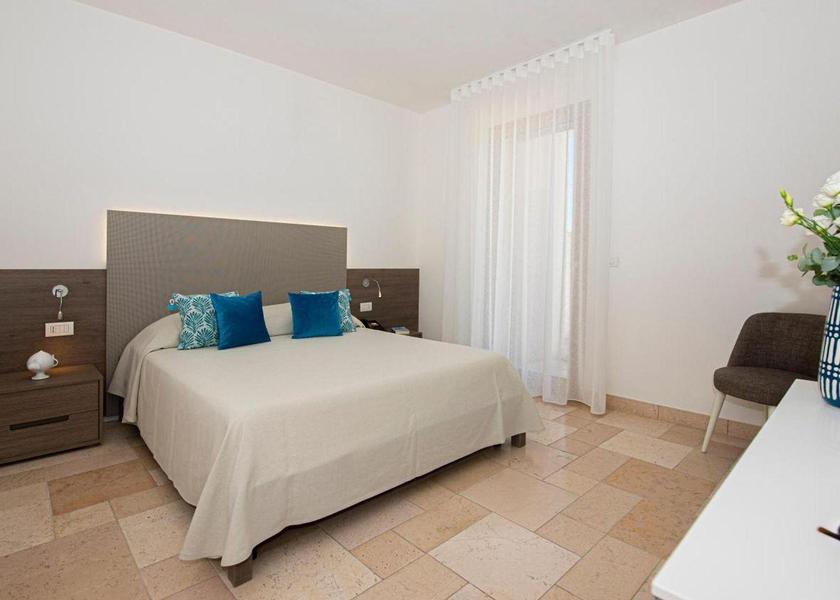 Puglia Melendugno Triple Standard