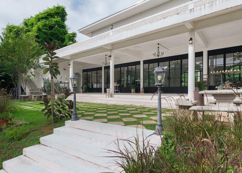 Phetchaburi Province Kaeng Krachan Exterior