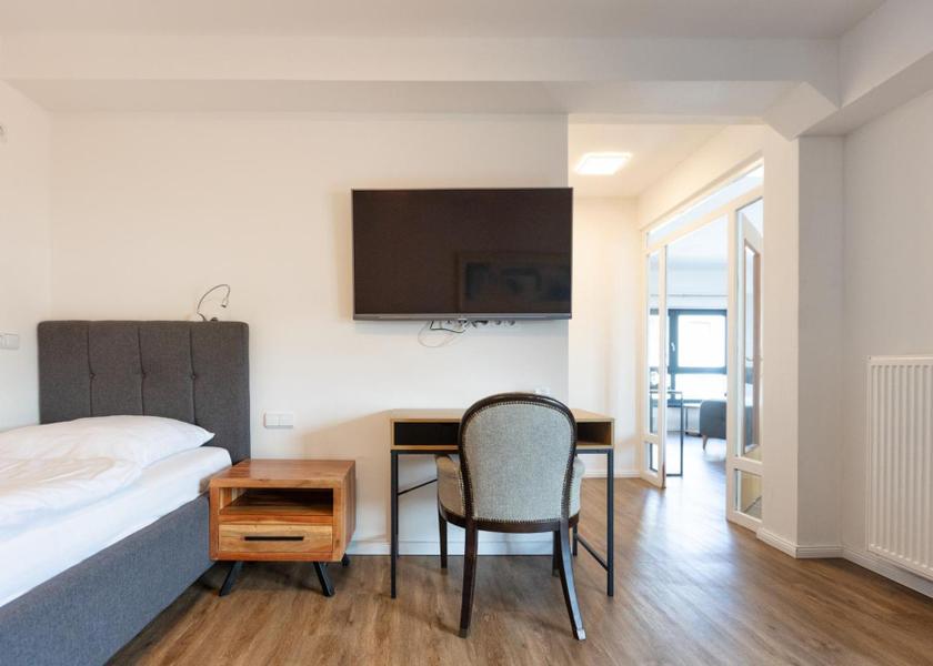 Lower Saxony Langenhagen Deluxe Family Suite