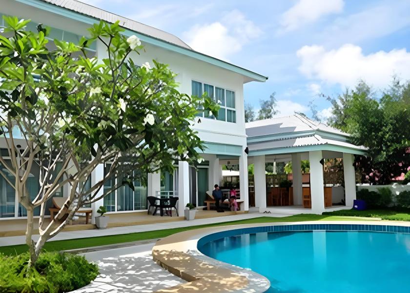 Prachuap Khiri Khan Province Sam Roi Yot Swimming pool [outdoor]