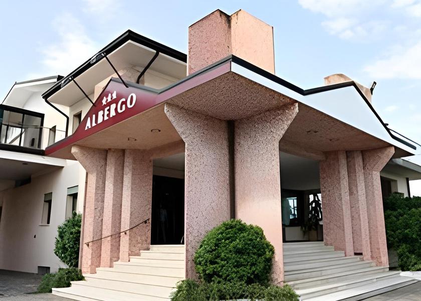 Veneto Montebelluna exterior view