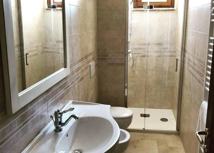 Umbria Montefalco Single Room with Private External Bathroom