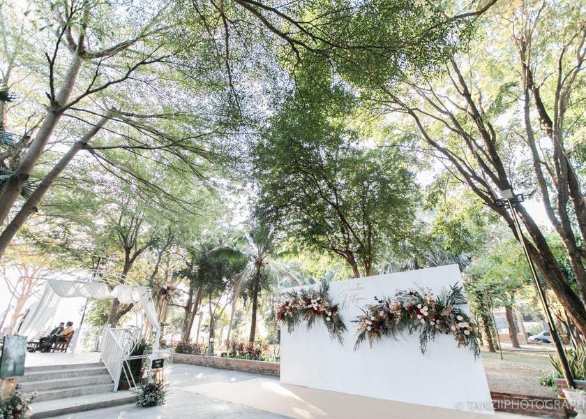 Tak Tak exterior view