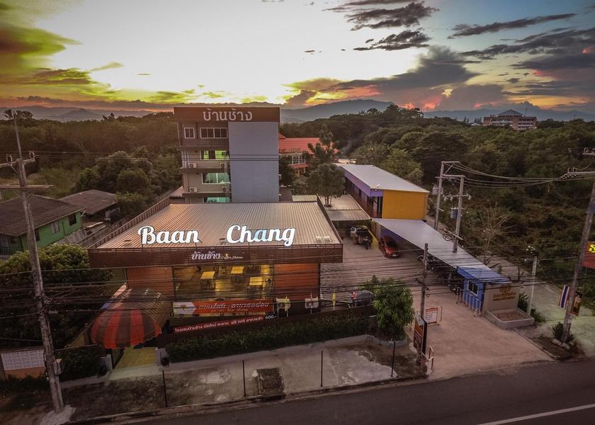 Tak Tak exterior view