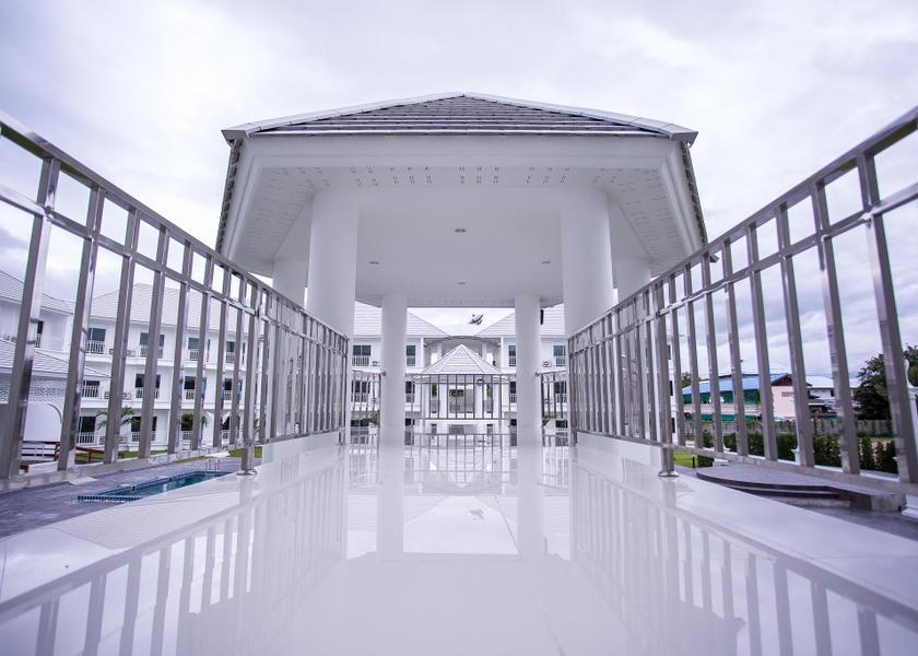 Tak Tak exterior view