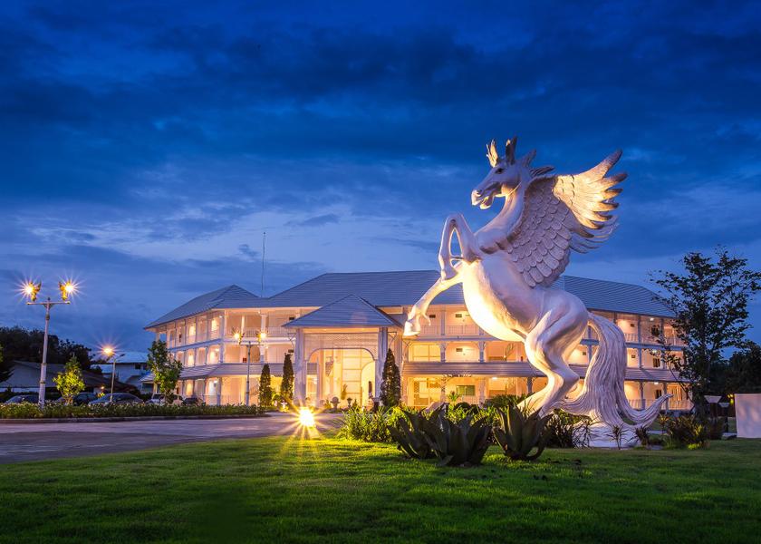 Tak Province Tak Hotel Exterior