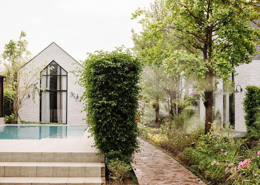 Tak Tak swimming pool [outdoor]