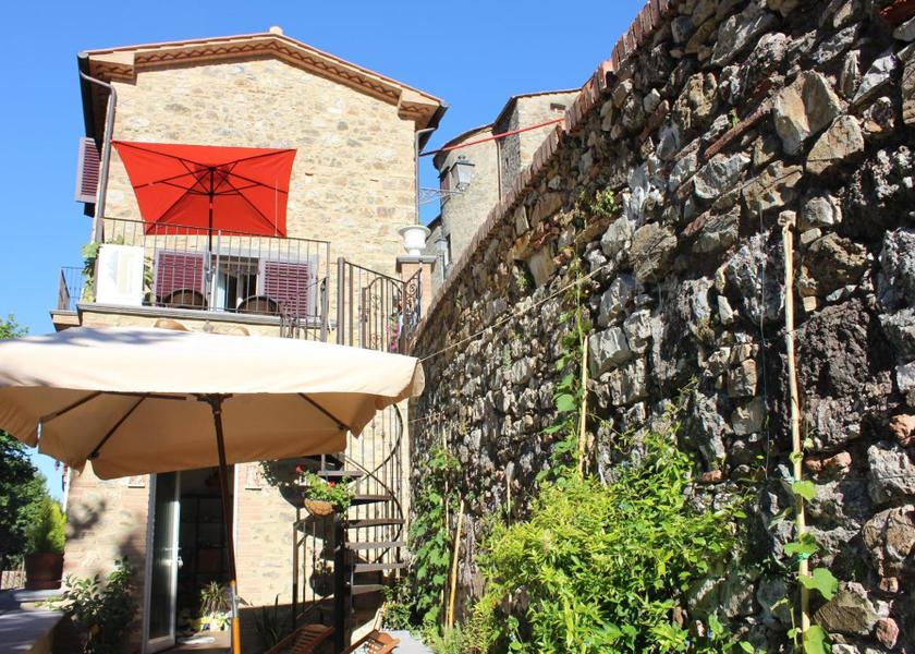 Tuscany Monteverdi Marittimo garden