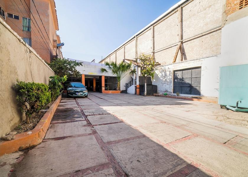 Guanajuato Celaya Parking