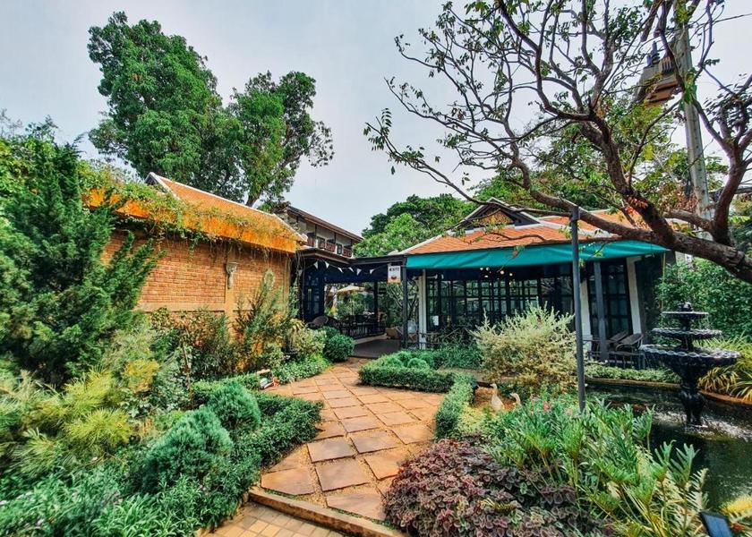 Sisaket Sisaket garden