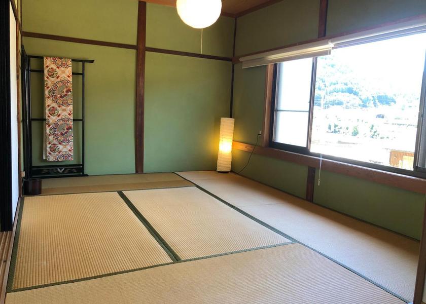 Nara Yoshino 
