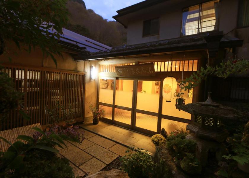 Nara Yoshino entrance