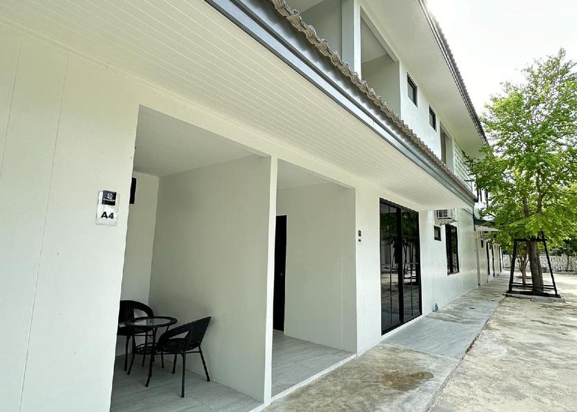 Suphan Buri Province Si Prachan balcony/terrace