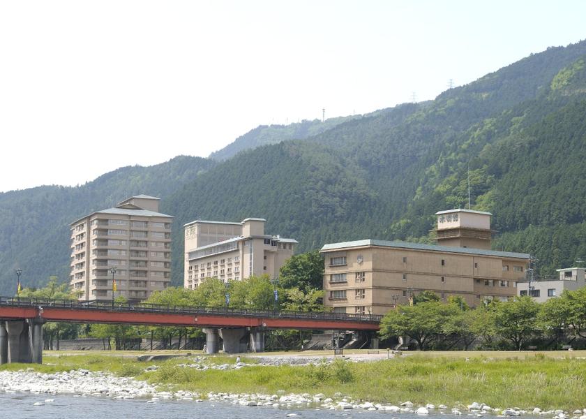 Gifu (prefecture) Gero exterior view