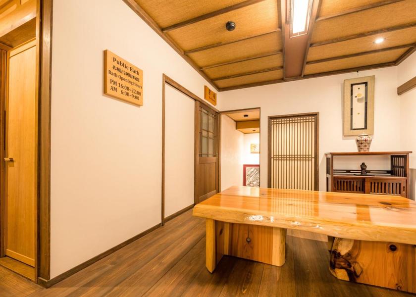 shared lounge/tv area