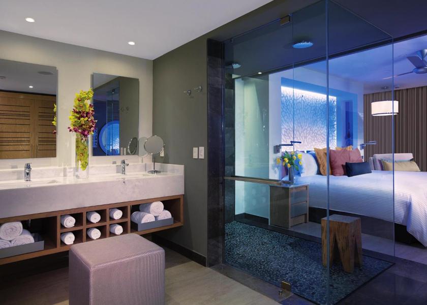 Quintana Roo Puerto Morelos Preferred Club Junior Suite Swimout Ocean Front King