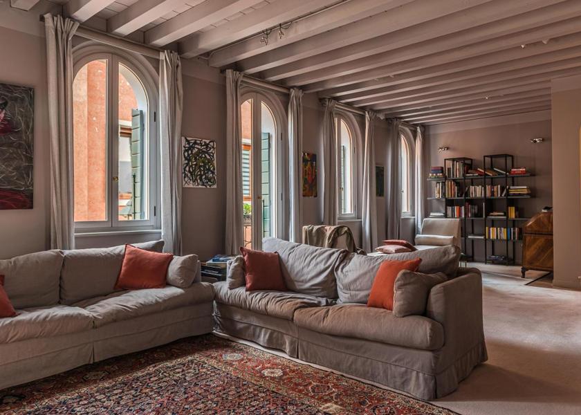 shared lounge/tv area