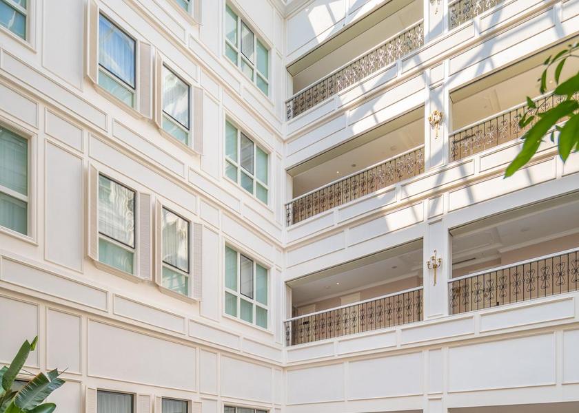  Shanghai shared lounge/tv area