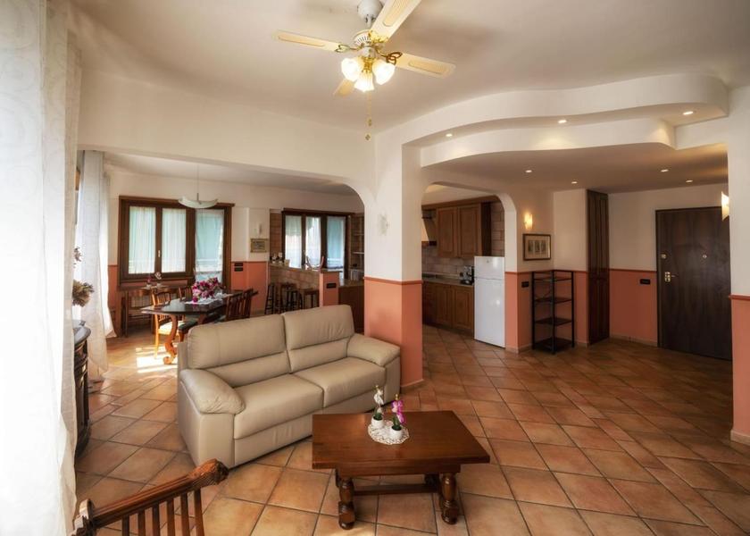 shared lounge/tv area