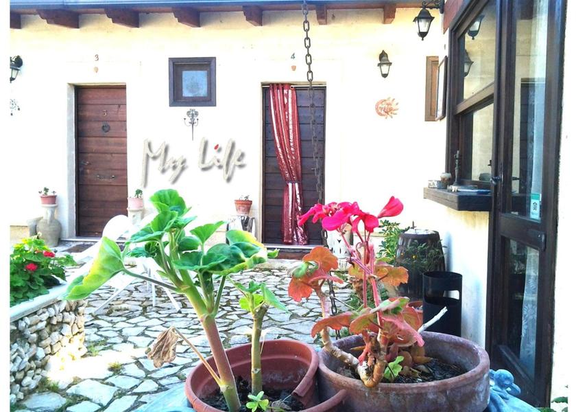 Puglia Palagiano entrance