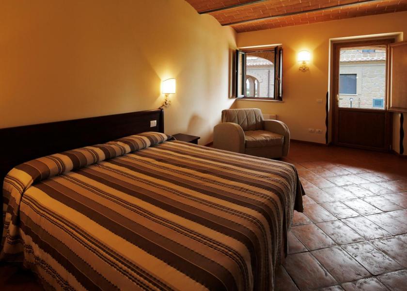 Tuscany Pitigliano Double Room with Patio