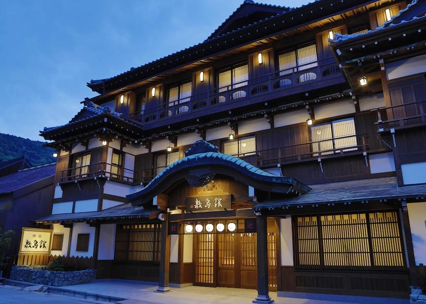Kagawa Kotohira Front of property - evening/night