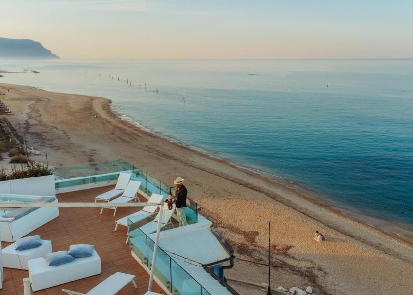 Marche Porto Recanati exterior view
