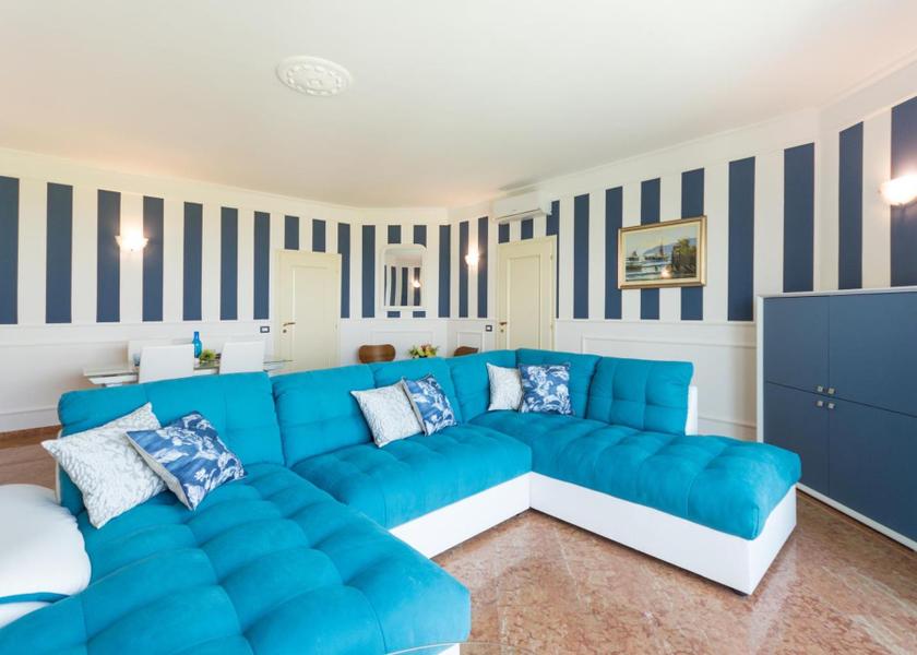 shared lounge/tv area