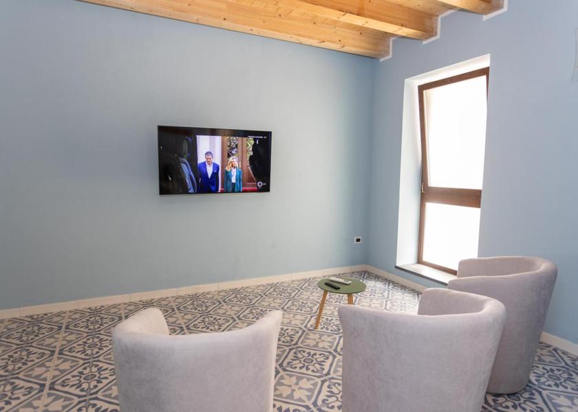 Calabria Praia a Mare shared lounge/tv area