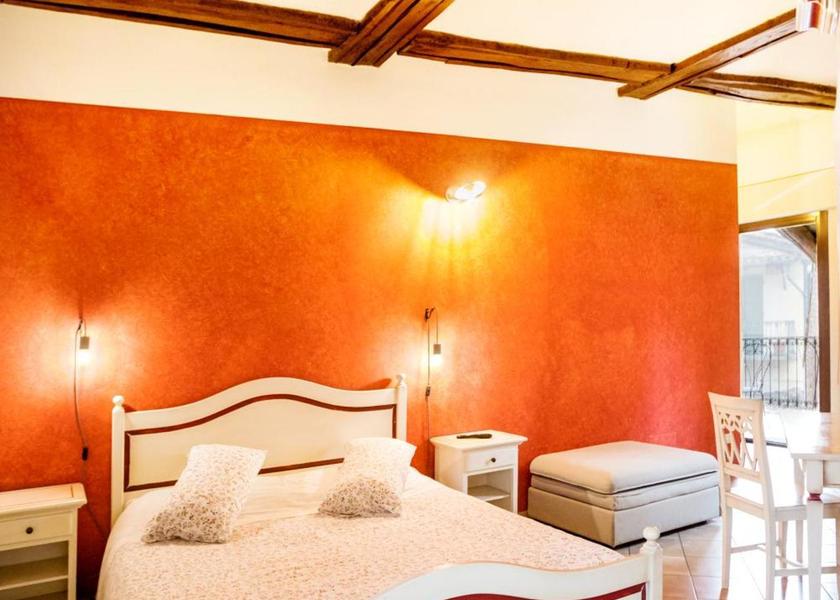 Piedmont Racconigi guestroom