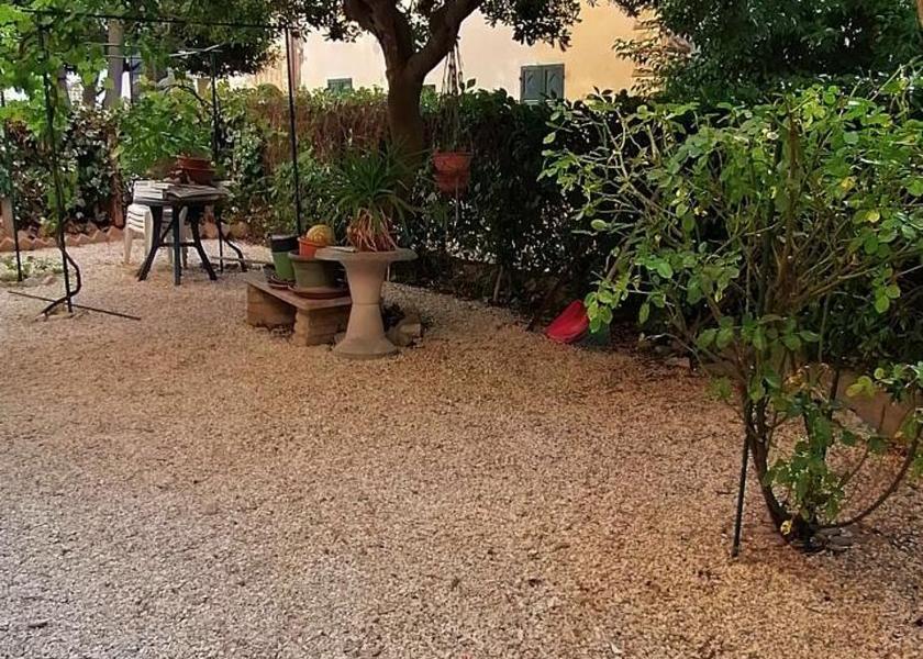 Marche Recanati garden