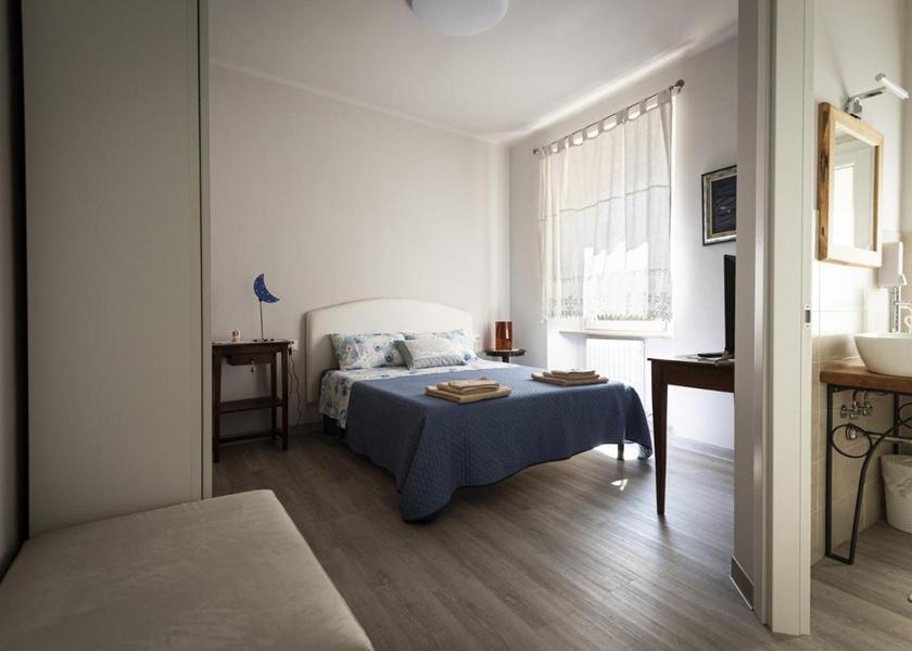 Marche Recanati Double Room with Private Bathroom