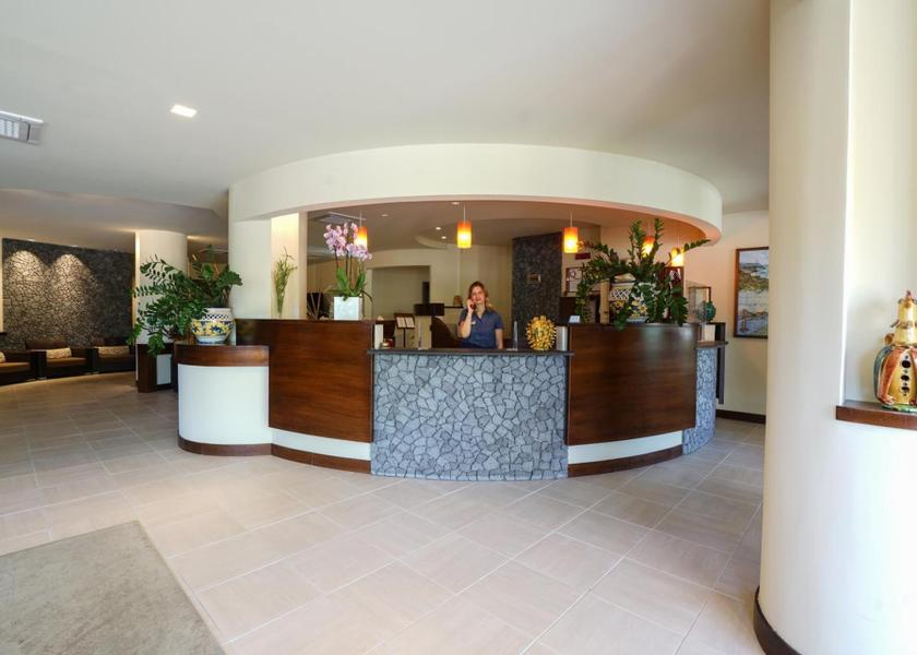 Calabria Ricadi lobby