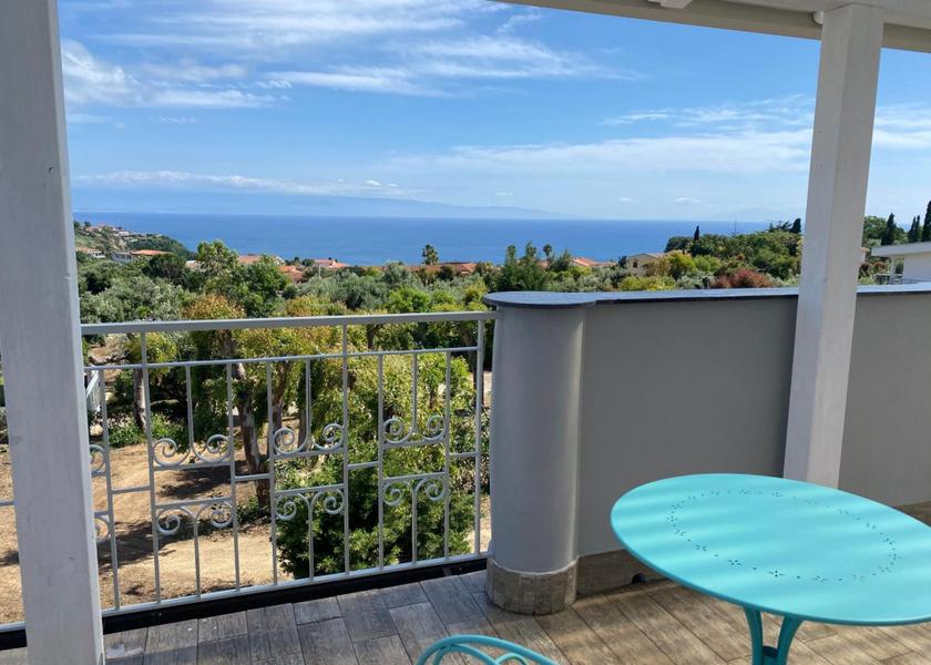 Calabria Ricadi Double Room with Balcony and Sea View
