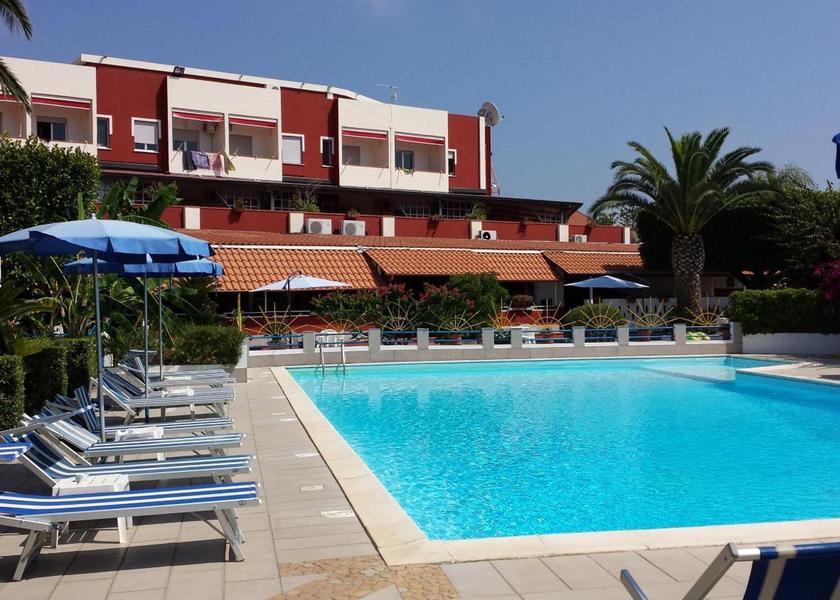 Calabria Ricadi swimming pool