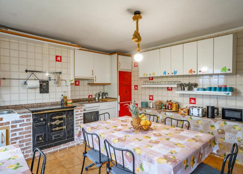 Cantabria San Vicente de la Barquera kitchen